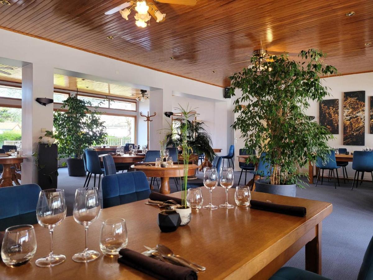 Hotel Restaurant Les Glycines Vieille-Brioude Esterno foto